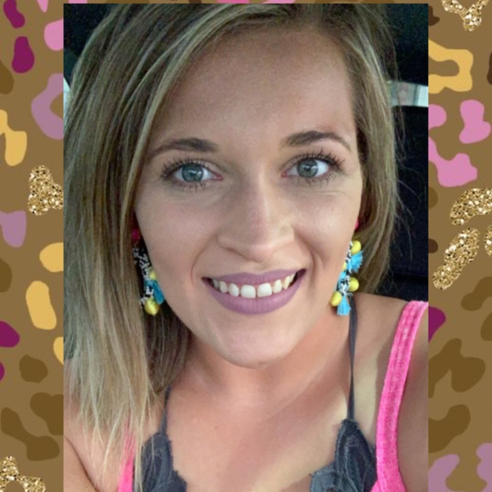 Meet your Posher, Courtney